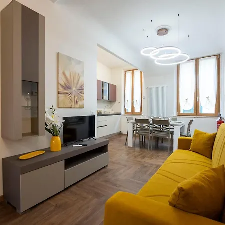Sanmartino8 - 6 Posti In Centro Storico - Naonbnb Appartement
