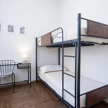 아파트 Nel Centro Storico, Con 6 Posti Letto *