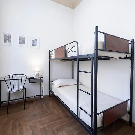 아파트 Nel Centro Storico, Con 6 Posti Letto *