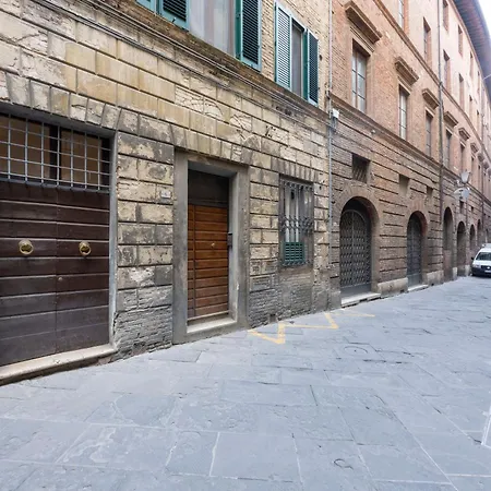 아파트 Nel Centro Storico, Con 6 Posti Letto 시에나
