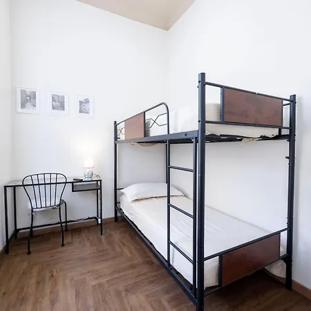 아파트 Nel Centro Storico, Con 6 Posti Letto *